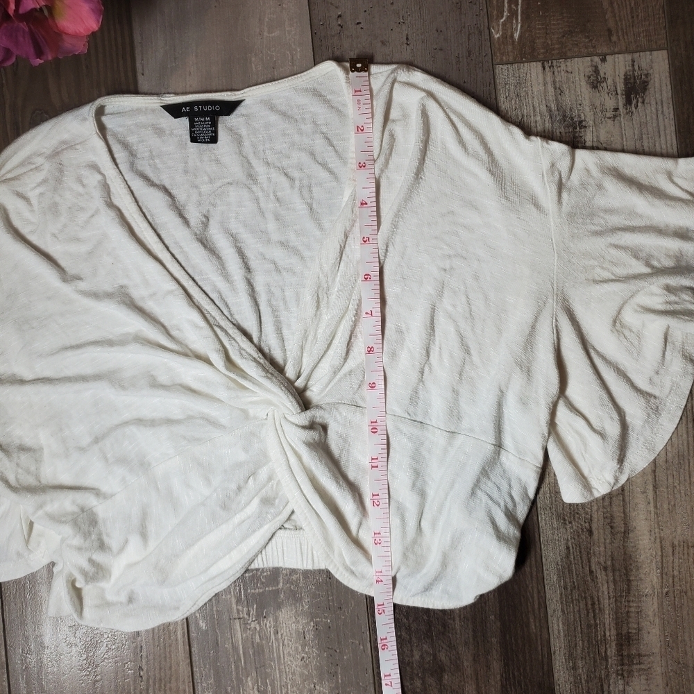 AE Studio White Women's Lightweight Flutter Sleeve V-Neck Crop Top Size Medium - Picture 5 of 16